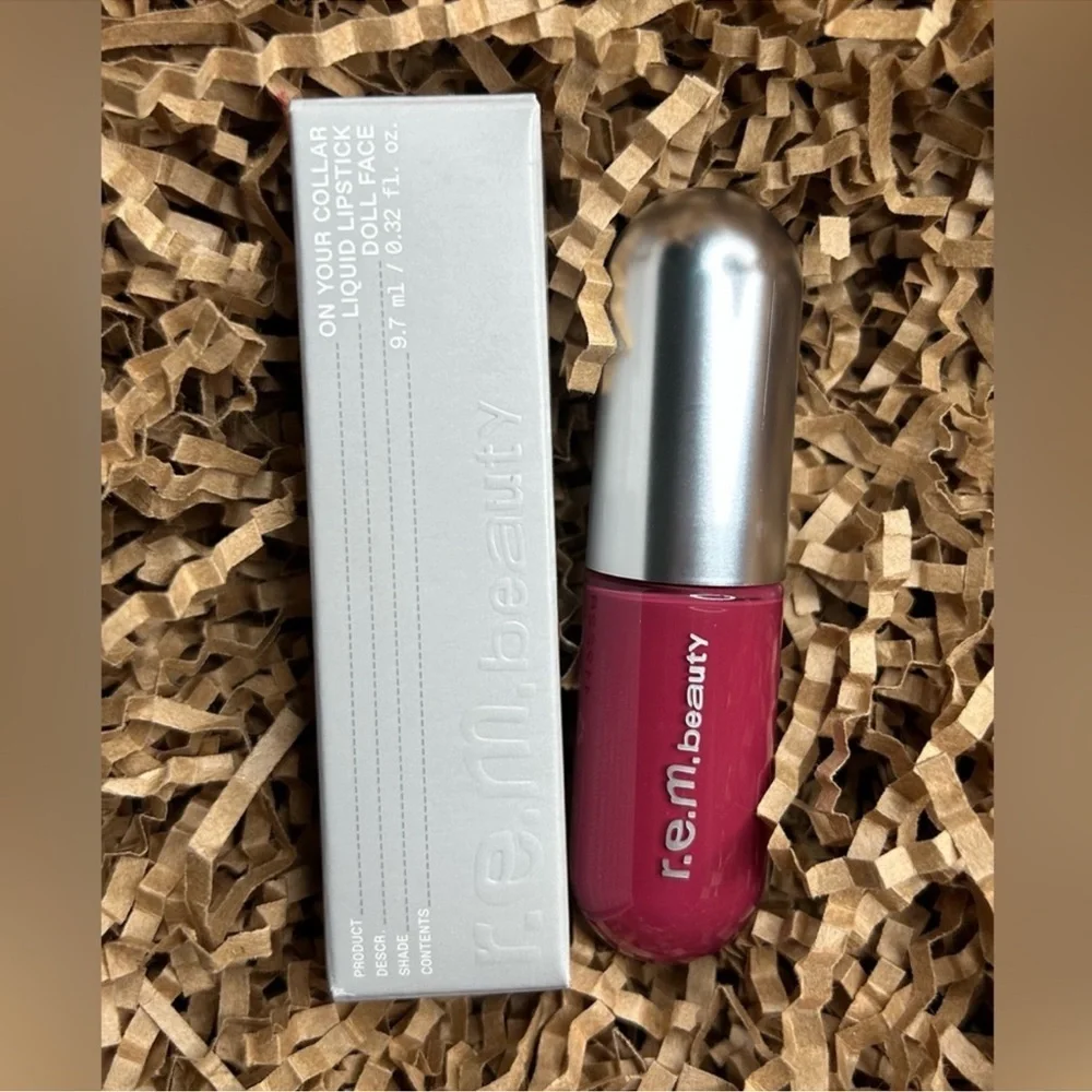 r.e.m. beauty On Your Collar Liquid Lipstick – Doll‎ Face (0.32 fl oz / 9.7 ml)